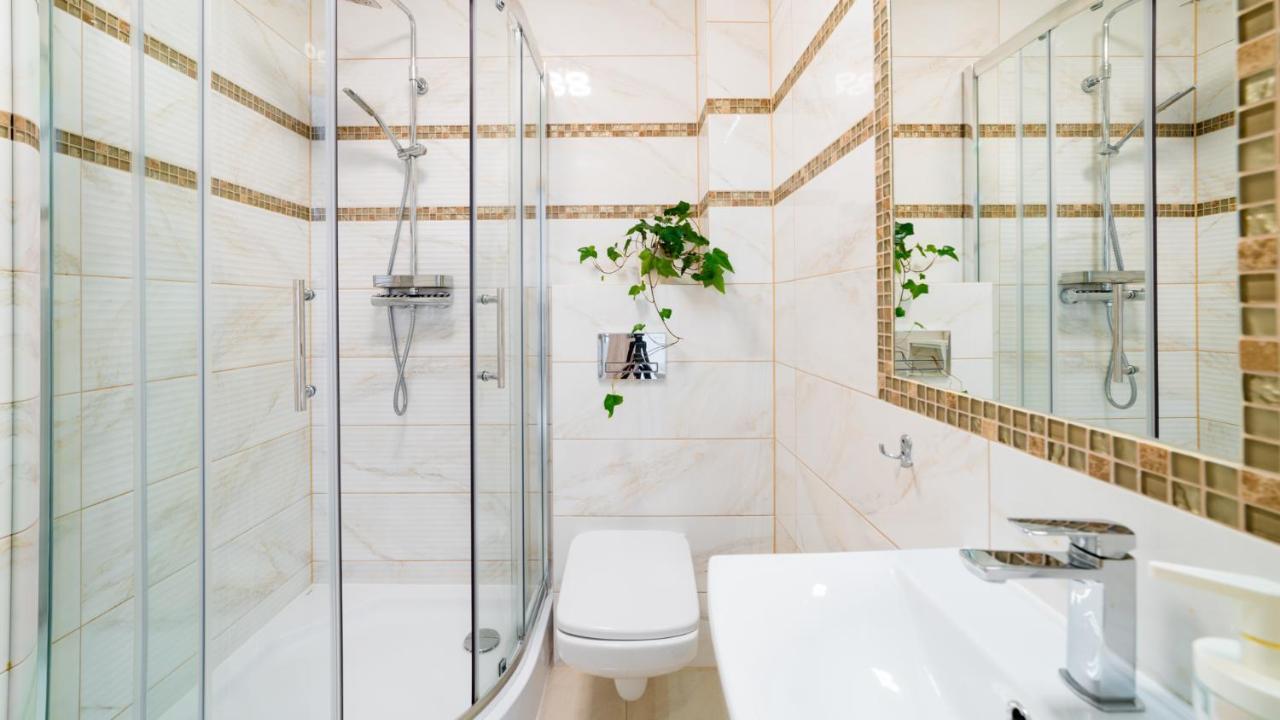 Hello Apartamenty - Lesny Dom كارباش المظهر الخارجي الصورة